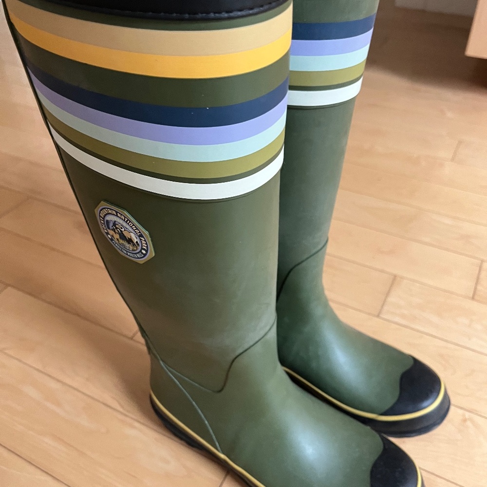 Pendleton/National Park Tall Rain Boots, never worn, hunter green, size 8